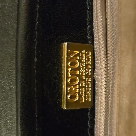 CLASSIC BLACK LEATHER OROTON SHOULDER BAG PURSE 👜 👛 9"×8"×2" - Picture 12 of 13